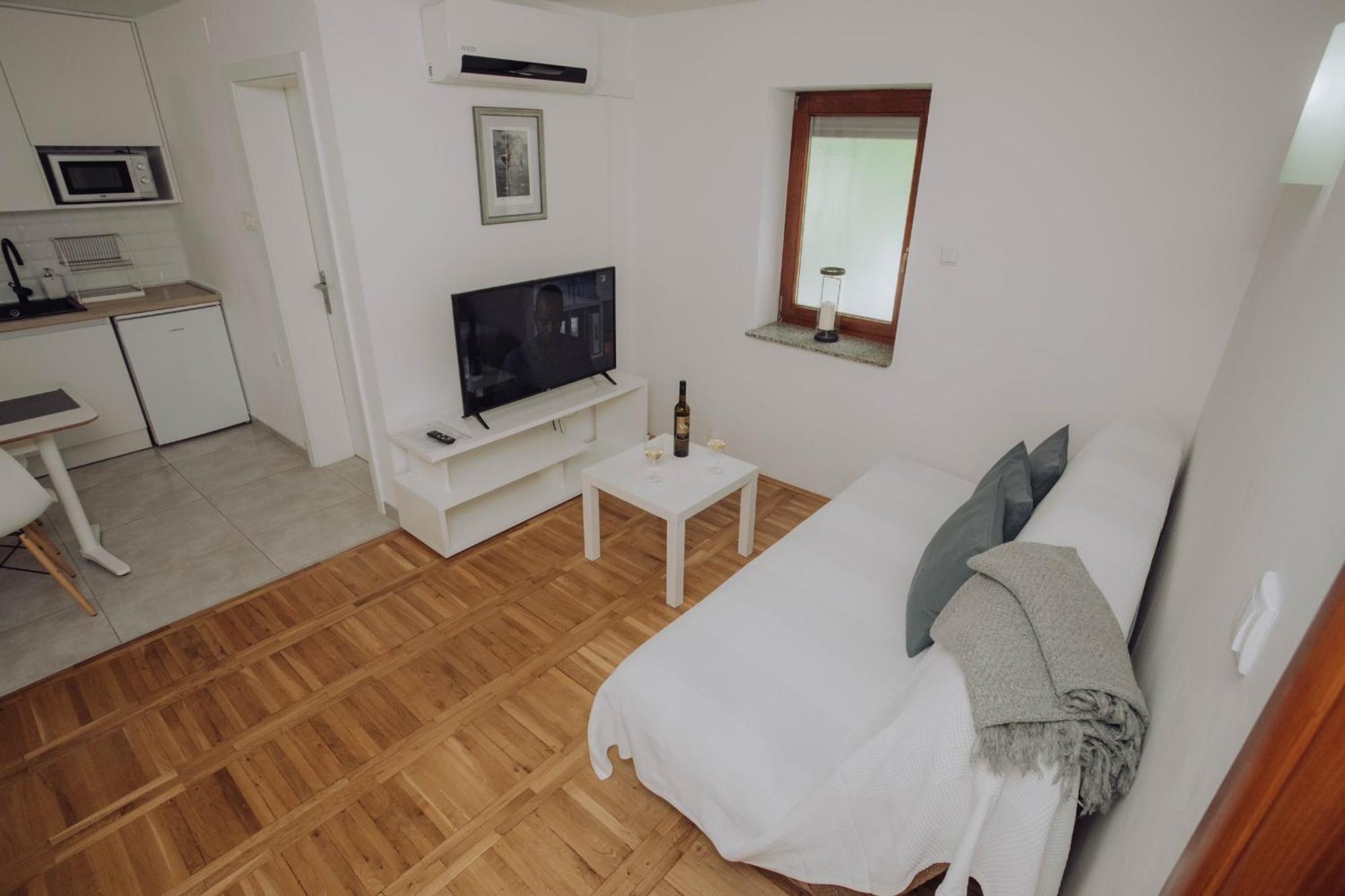 Apartments Peric - Zupanja Εξωτερικό φωτογραφία
